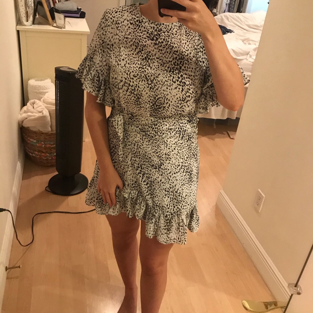 🍒NWOT🍒 Karlie animal print wrap dress